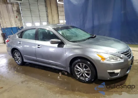 2015 Nissan Altima 2.5 z USA, uszkodzony, nr VIN 1N4AL3AP8FC157250